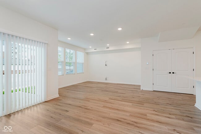 Building Photo - 7337 Shroyer Wy