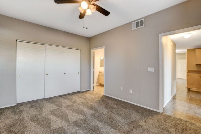 Building Photo - Beautiful downstairs 3 bdrm 2 Bath Condo w...