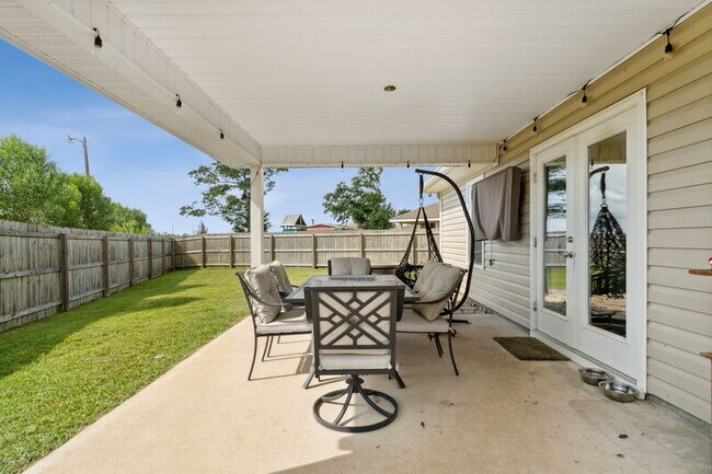 Building Photo - 7131 Penn Way
