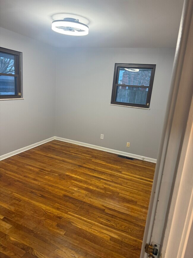 Building Photo - 1894 Pannell Ave