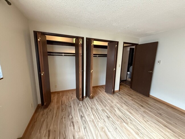 Building Photo - Charming Retro-Style 2BR in Prime Downtown Location