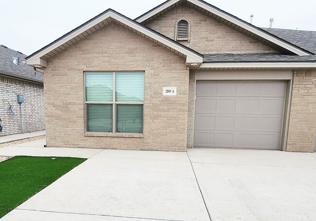 Primary Photo - Beautiful 3 bed 2 bath!