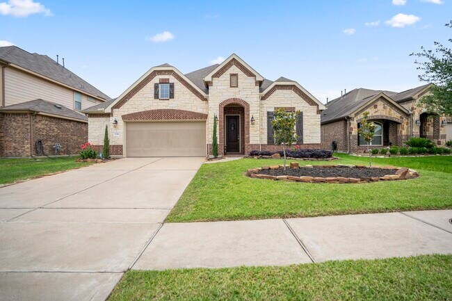 Building Photo - 22310 Taren Ct