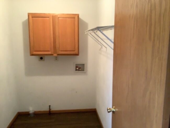 Building Photo - 10996 Meadowsweet Ln