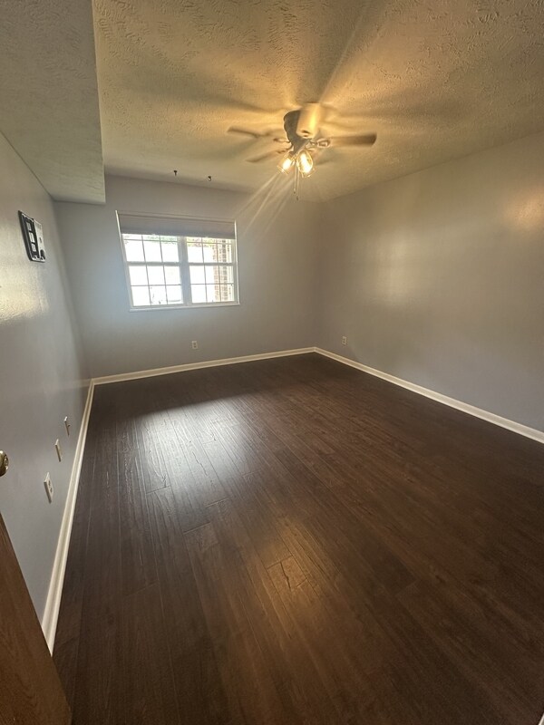 Building Photo - 1150 Tollis Pkwy