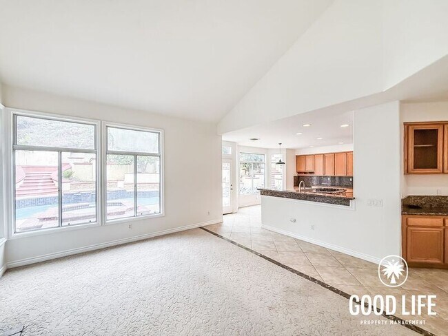 Building Photo - 709 S Hidden Creek Cir