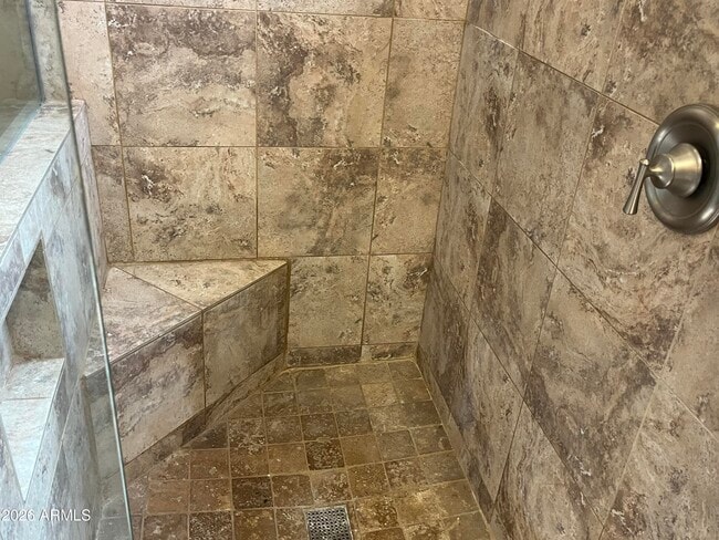 Building Photo - 3921 E Graythorn St