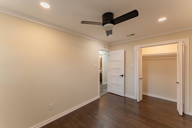 Building Photo - Modern Elegance in Vibrant East Austin: Chic Duplex with Stylish Upgrades, Private Oasis, Prime L...