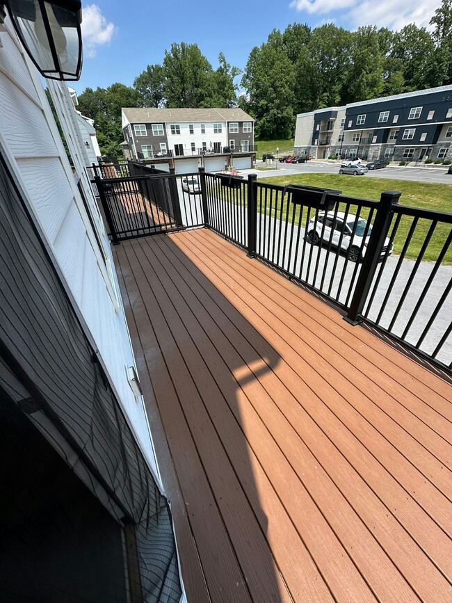 Building Photo - 124 High Pointe Dr