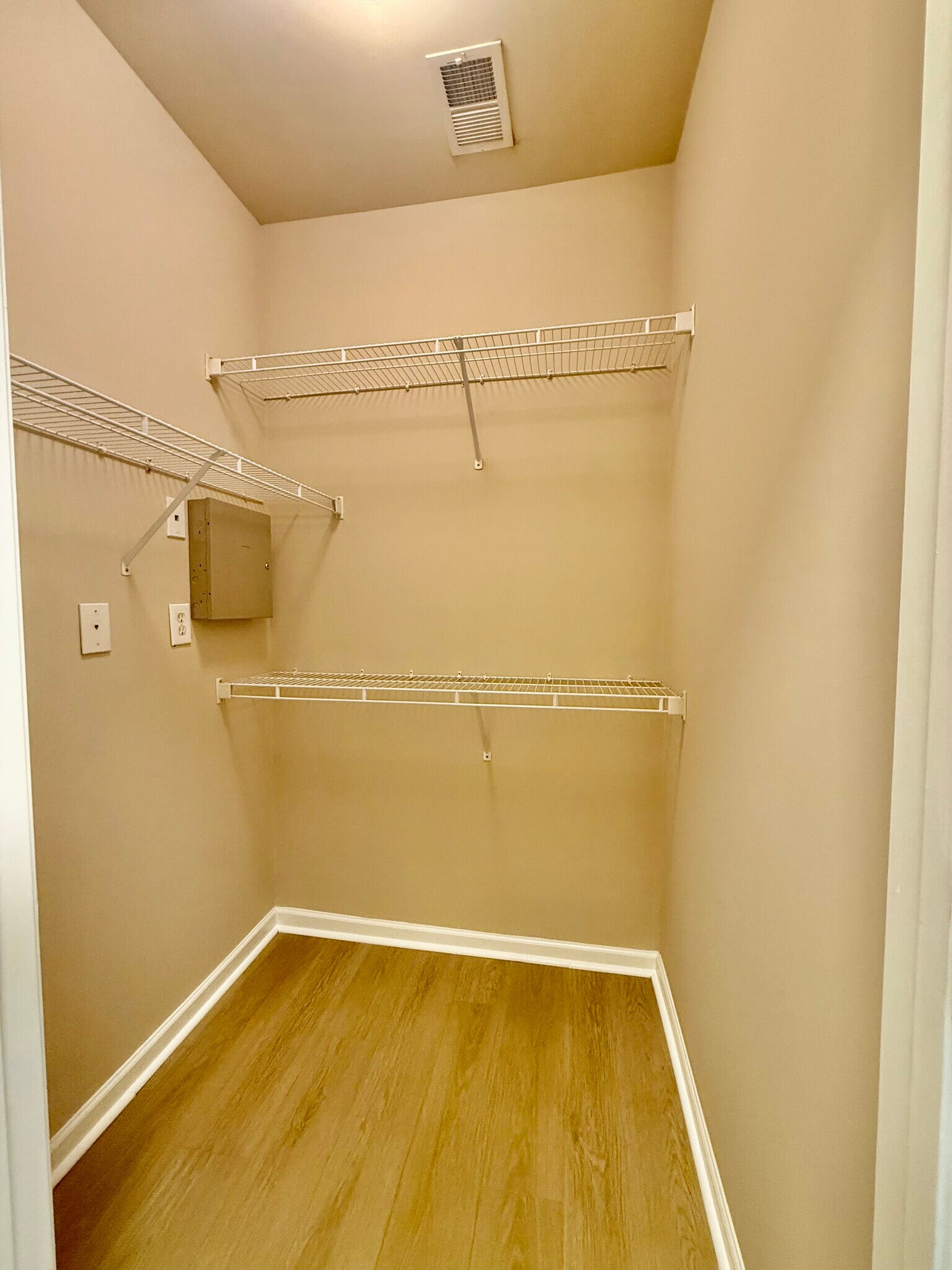 Building Photo - 1755 Central Park Rd