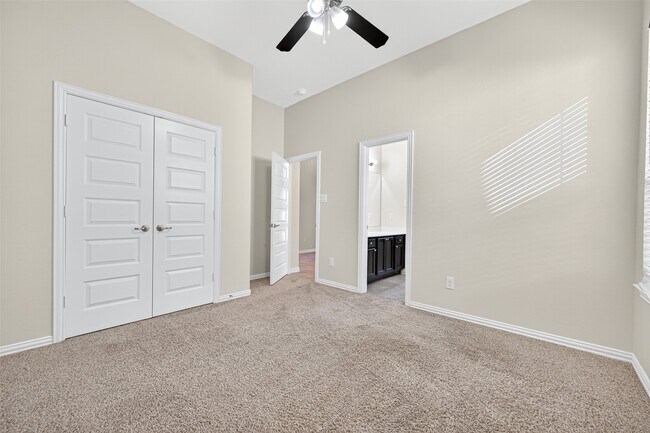 Building Photo - 40519 Goldeneye Pl