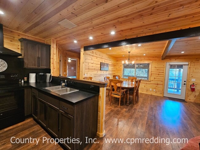 Building Photo - Country Living with 4 Bedrooms plus an Off...