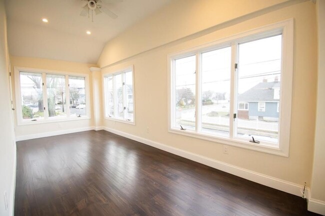 Building Photo - 3159 Milburn Ave