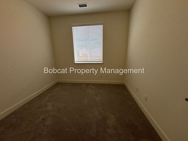 Building Photo - 1484 W Sunset Way