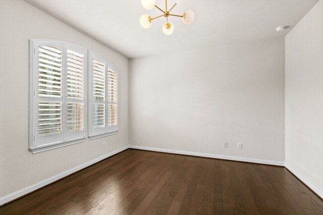 Building Photo - 18900 N Bee Cave Springs Cir