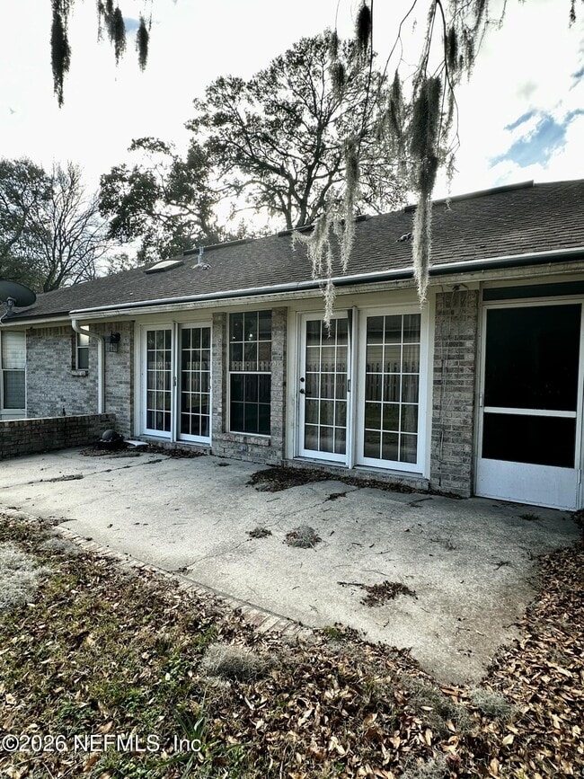 Building Photo - 2245 Brentfield Rd W