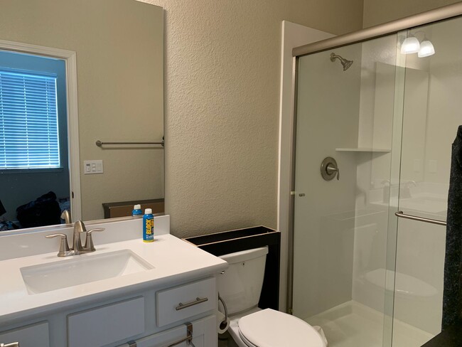 Building Photo - Newer "Next Gen" Home in Springlake/Woodla...