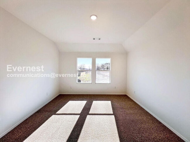 Building Photo - 1607 Ridgefield Cir