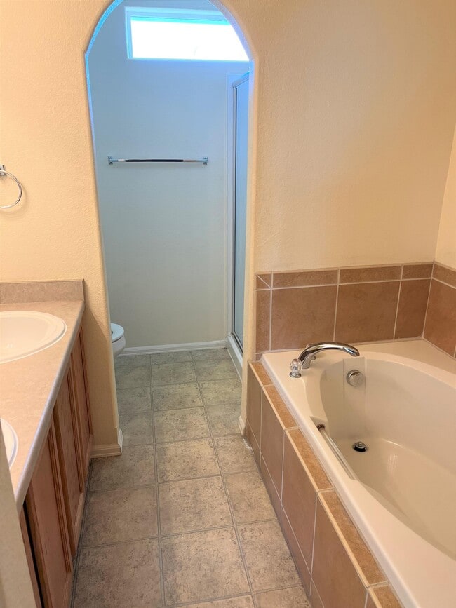 Building Photo - 755 Hailey Glenn View