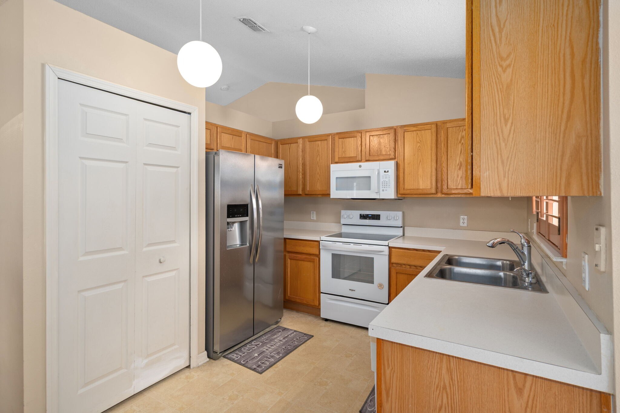 Building Photo - 9572 Horizon Dr