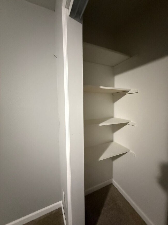 Building Photo - Very Nice 3 Bedroom home in great location!