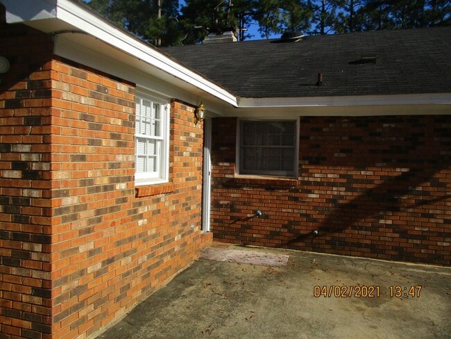 Building Photo - 2808 Falcon Ln