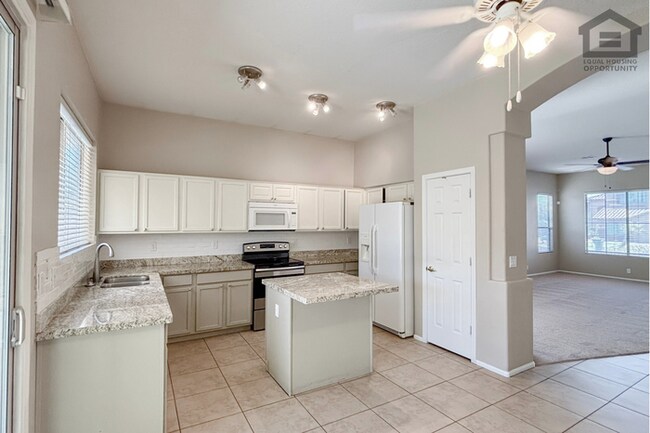 Building Photo - 3Bed/2Bath House at N 59th Ave/Union Hills! Move-In Ready on 09/24/2026! -- 3 CAR GARAGE! PRIVATE...