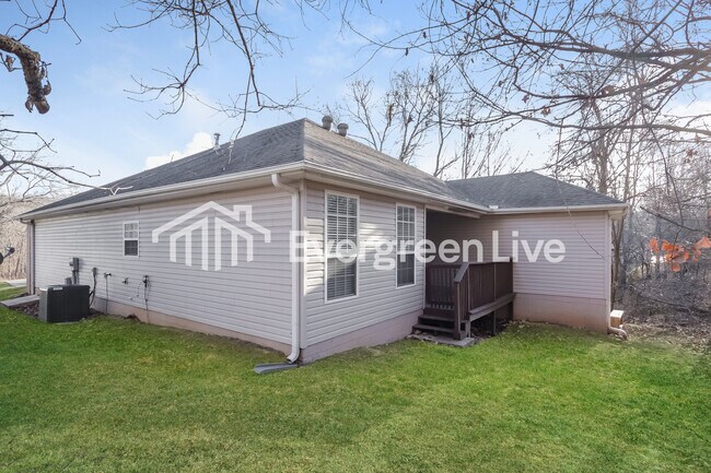 Building Photo - 50 Sunderland Dr