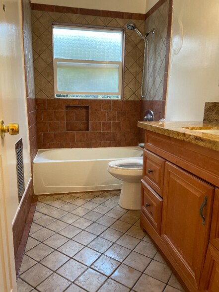 Building Photo - 8546 Cashio St