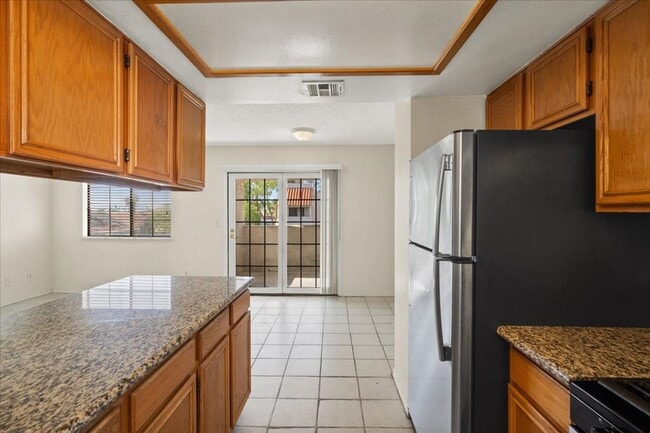 Building Photo - 2 bd, 2 bth Condo Ideal Summerlin location