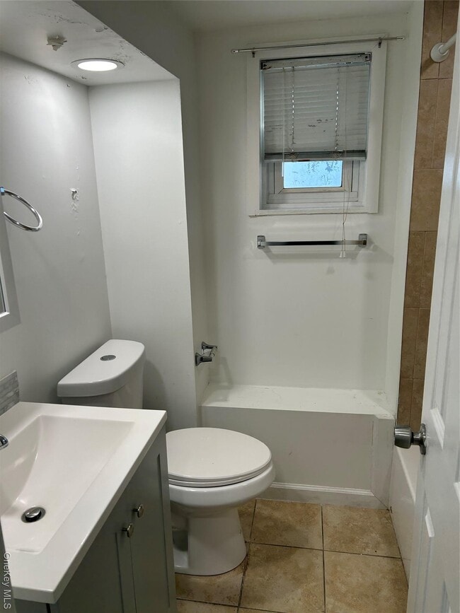 Building Photo - 30 Gates Ave