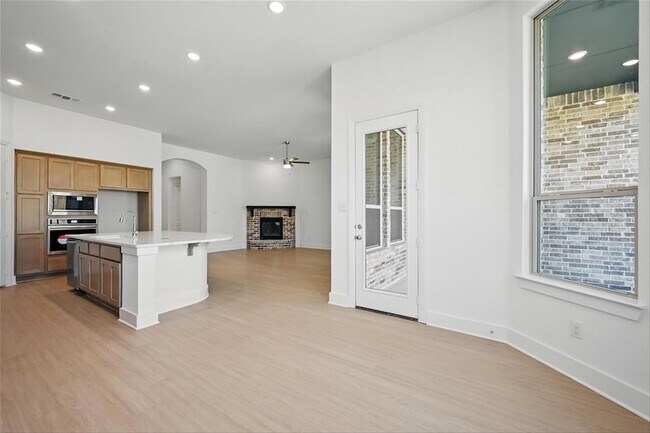 Building Photo - 5064 Westhaven Cir