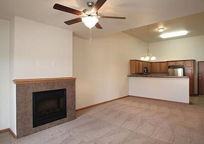 Building Photo - $1,325 | 2 Bedroom, 2 Bathroom Condo | Pet...