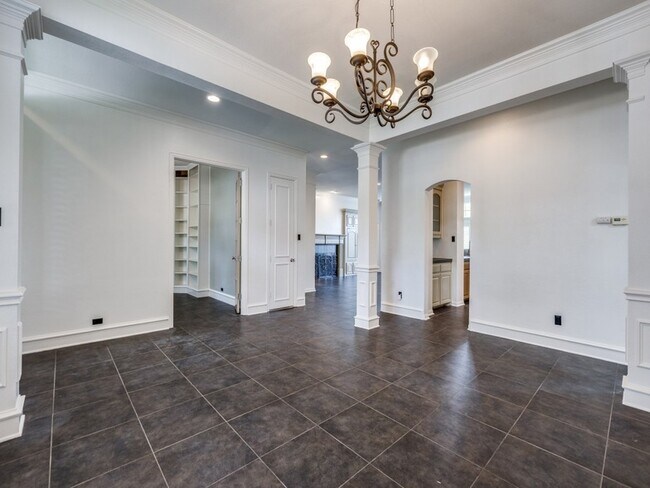 Building Photo - 4684 Old Pond Dr