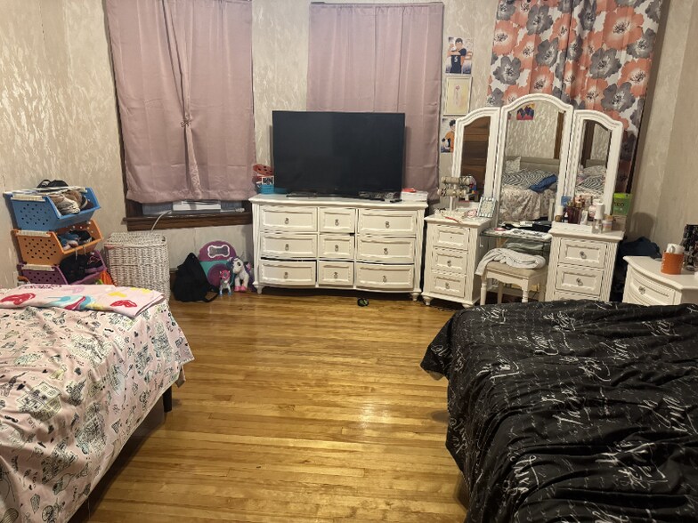 Building Photo - 11 Pattison St