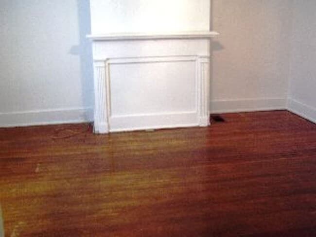 Building Photo - 2 Story House Under $800