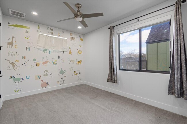 Building Photo - 409 Delmar Ave