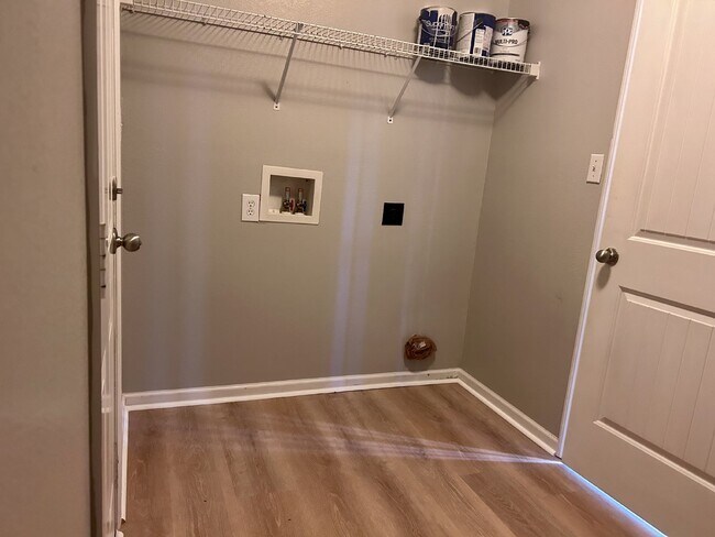 Building Photo - Coming soon!!! $500 off 1st month with 15 month lease!!! Magnificent 3 Bedroom in Madison