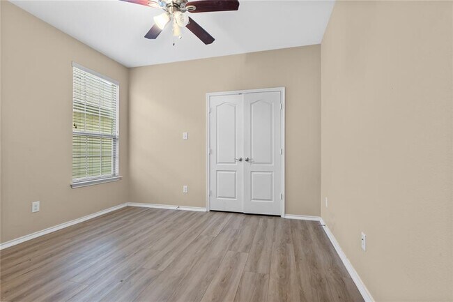 Building Photo - 14308 Lake Victor Dr