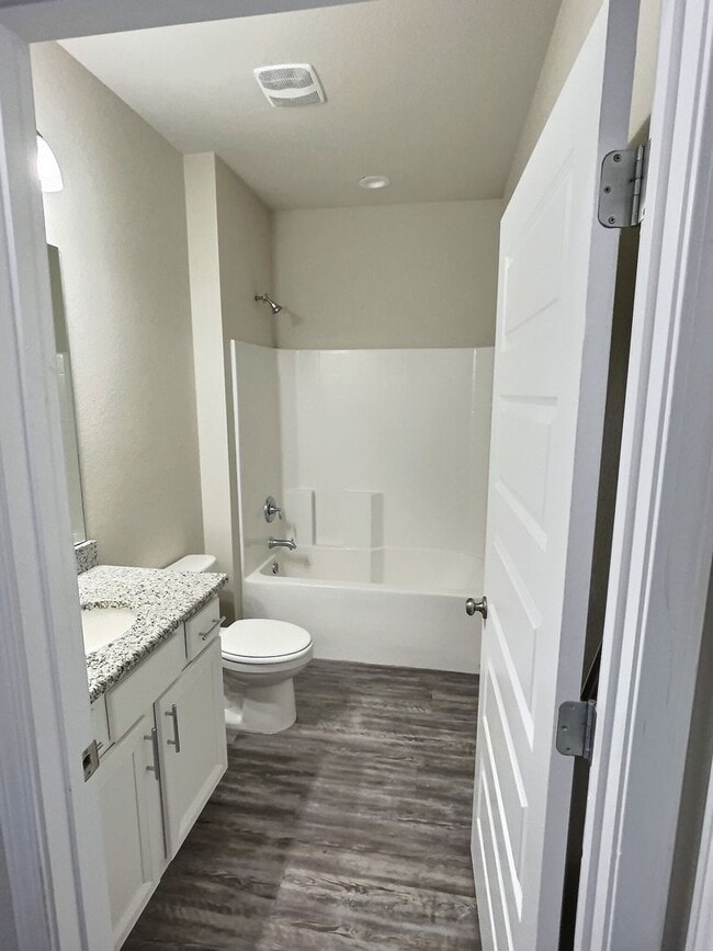 Building Photo - Beautiful 4-Bedroom, 2-Bath Home in Ocean ...