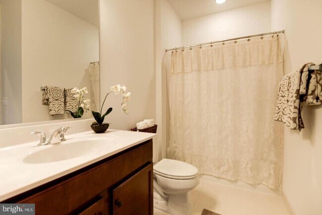 Building Photo - 42482 Dogwood Glen Square