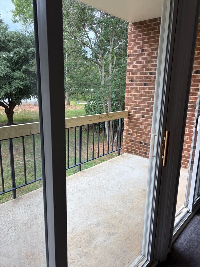 Building Photo - REMODELED NW RALEIGH 3 BEDROOM CONDO IN MARTINIQUE--SWIMMING POOL- UPDATED PRIMARY BATHROOM