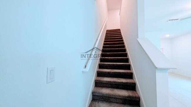 Building Photo - 6049 Shiner St