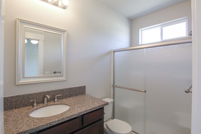 Building Photo - 1392 Bonhurst Dr