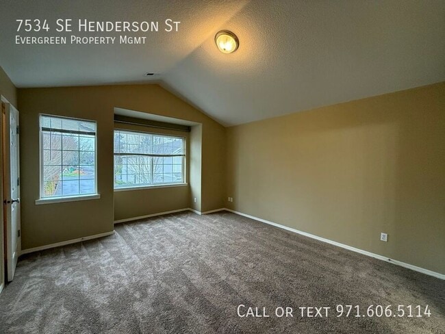 Building Photo - 7534 SE Henderson St