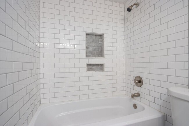 Building Photo - 544 S Watermelon Dr