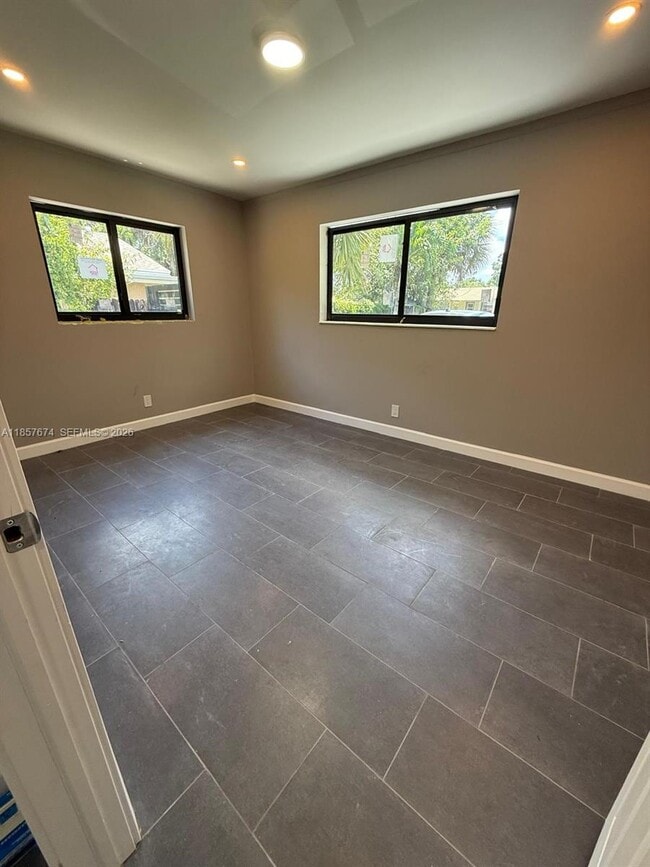 Building Photo - 2929 SW 19th St