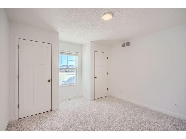 Building Photo - 1082 Jubert Dr