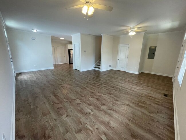 Building Photo - PRE-LEASING FOR AUGUST 9TH, 2026!