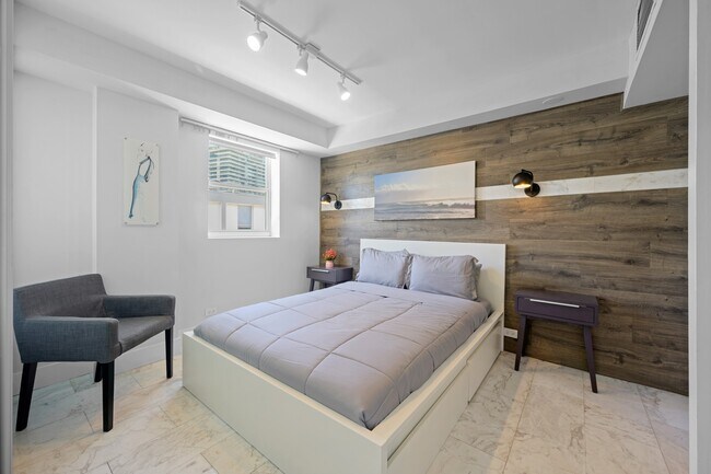 Building Photo - 100 Collins Ave